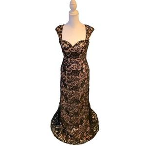 Dave & Johnny Lace Maxi Dress